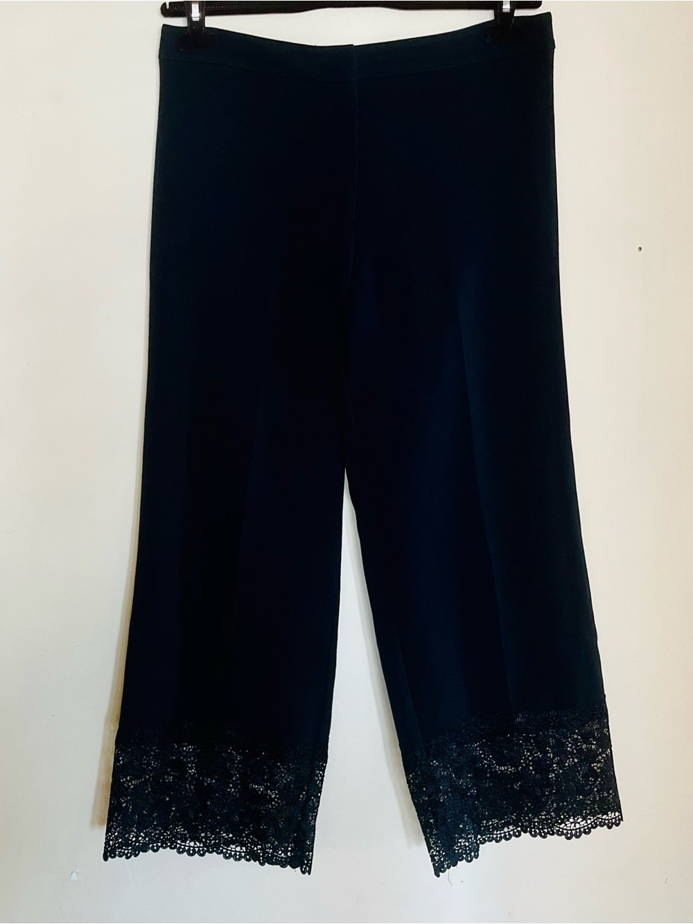 ANN TAYLOR Lace Trim Cropped Pants - Picture 3 of 11